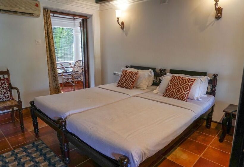 带阳台的豪华间, Kumarakom Tharavadu   A Heritage Hotel, Kumarakom