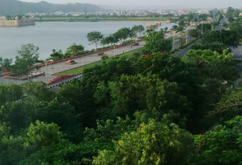 اتاق لوکس, Regenta Central Jal Mahal, Jaipur