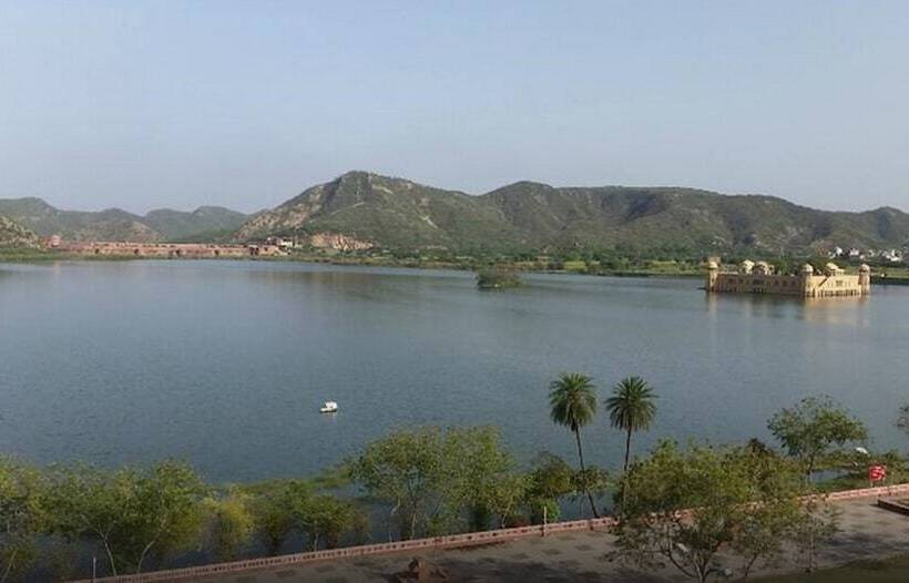 اتاق لوکس, Regenta Central Jal Mahal, Jaipur
