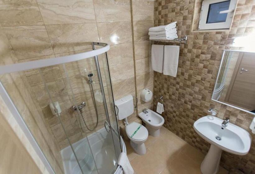 سوئیت پریمیوم, Orient Braila