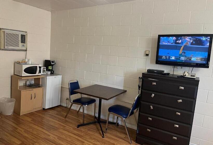 Номер Стандарт 2 Двуспальные Кровати, West Castle Motel