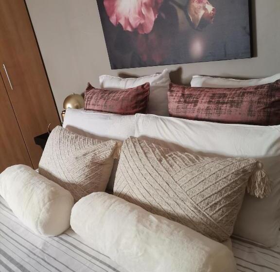 Номер Стандарт, Dr M Beauty Lounge And Guest House