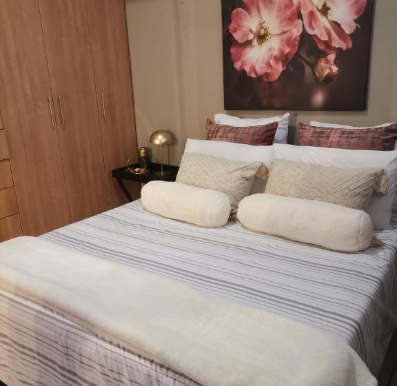 Номер Стандарт, Dr M Beauty Lounge And Guest House