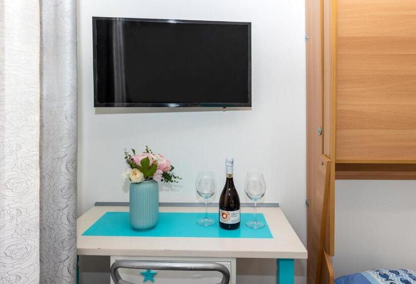 Economy Quadruple Room, B&b Oasi