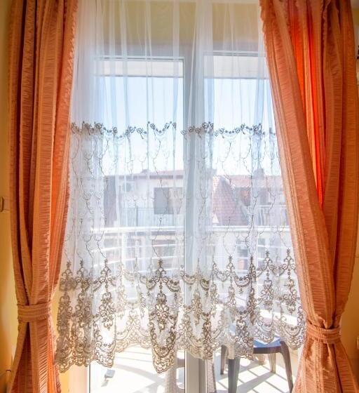 חדר סטנדרט עם מרפסת, Boutique Guest House  Sofia
