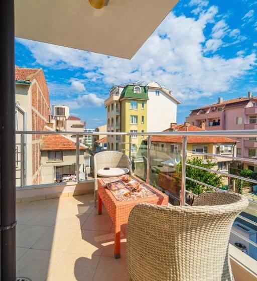 חדר דלוקס עם מרפסת, Boutique Guest House  Sofia