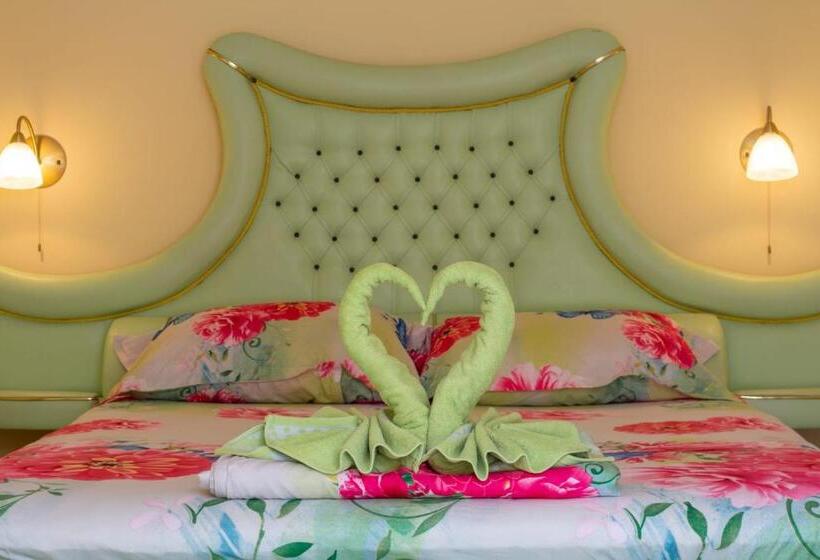 חדר סטנדרט עם מרפסת, Boutique Guest House  Sofia