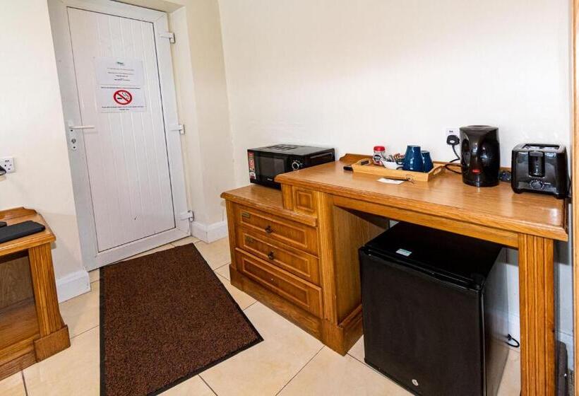 Quarto Triplo Estandar, Aisling Guest House