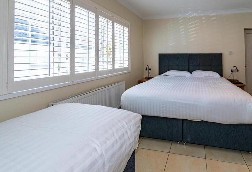 Quarto Triplo Estandar, Aisling Guest House