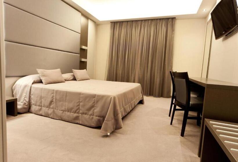 غرفة قياسية, Albergo Dei Laghi