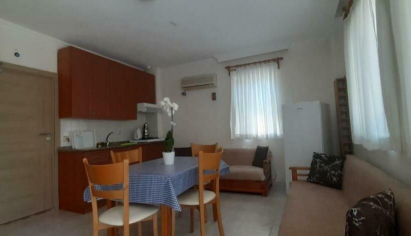Apartamento 1 Quarto Rés-do-chão, Mert Apart