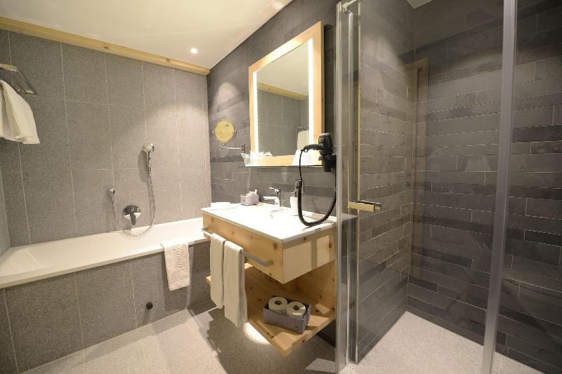 Номер Deluxe Вид на Горы, Alpenhotel Fleurs De Zermatt