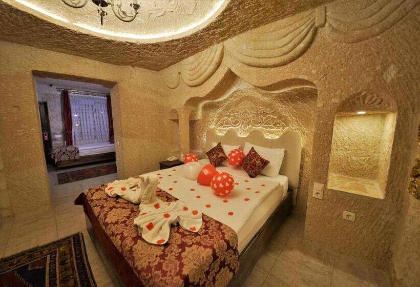 Quarto Triplo Estandar, Dedeli Konak Cave