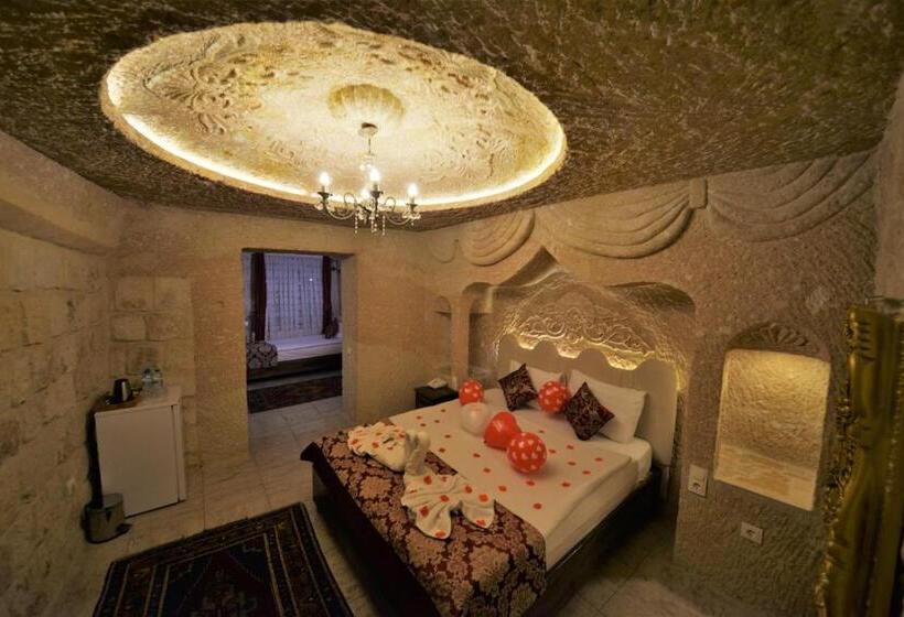 Quarto Triplo Estandar, Dedeli Konak Cave