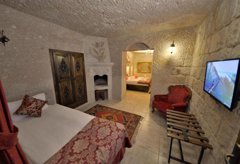 Quarto Triplo Estandar, Dedeli Konak Cave