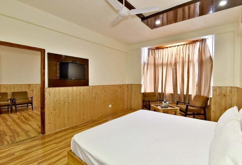Family Suite, Devlok