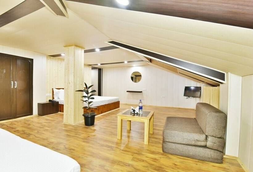 Family Suite, Devlok