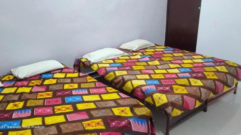 Family Room, Shri Swami Sheetal Das Akhada B1 88 Assi , Near Pushkar Talab,varanasi, Ashram Dharmshala