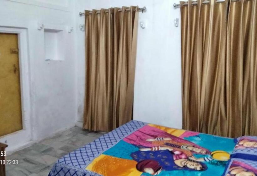 Standard Room, Shri Swami Sheetal Das Akhada B1 88 Assi , Near Pushkar Talab,varanasi, Ashram Dharmshala