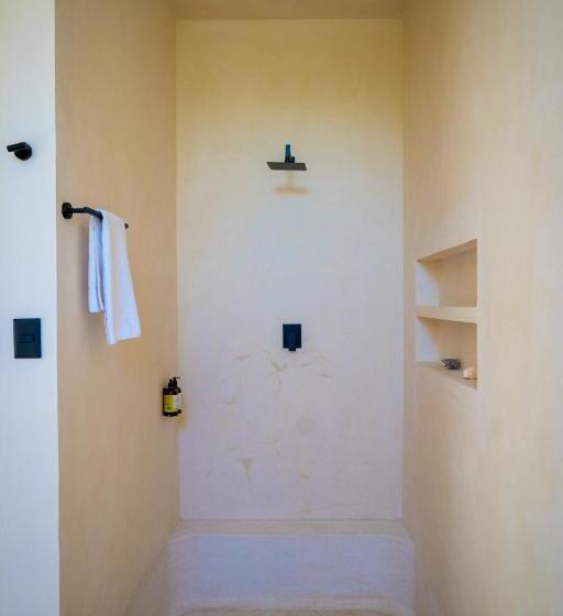 سوییت, Tikul Hotel Boutique