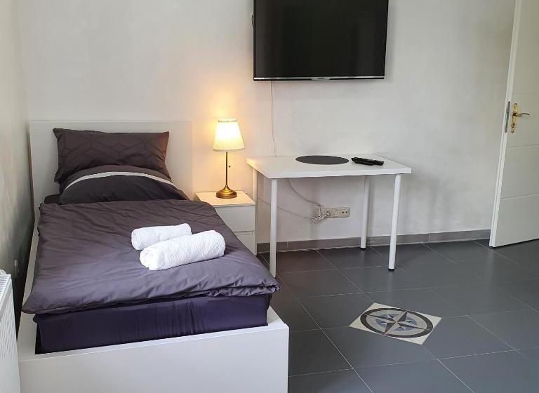 Номер Стандарт Трехместный, Pension Bad Soden / Apartment And Rooms