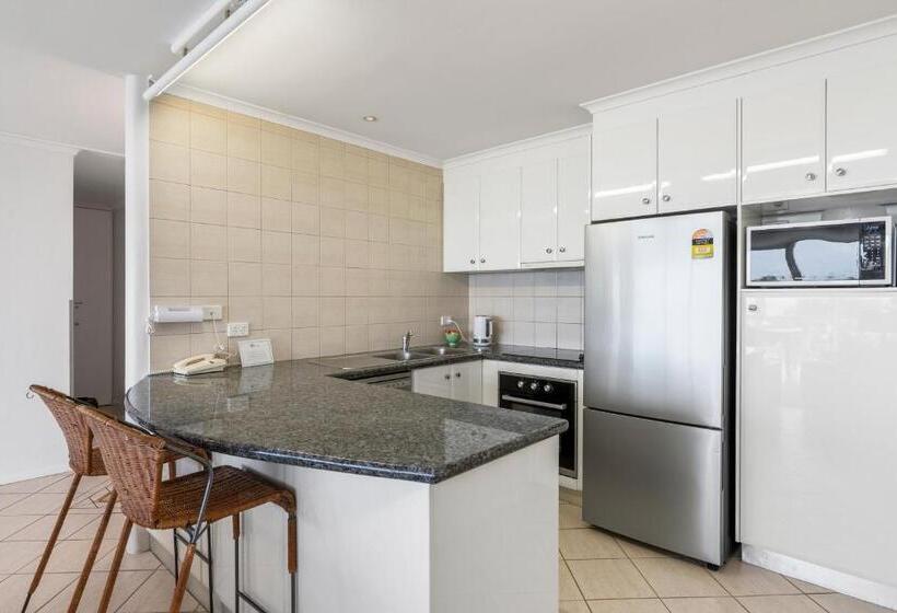 Апартаменты 2 Спальни Вид на Море, 84 The Spit Holiday Apartments