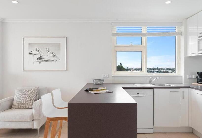 Апартаменты Ejecutiva 2 Спальни, 84 The Spit Holiday Apartments