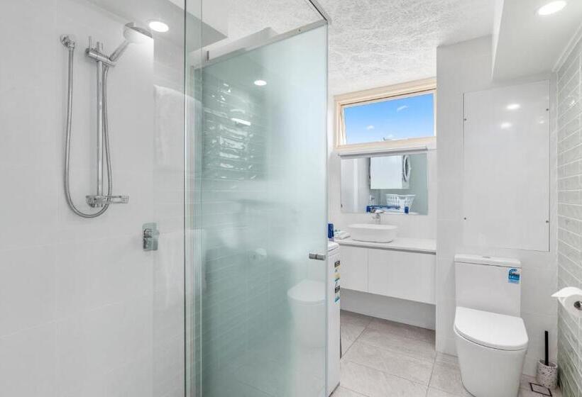 Superior 2-bedroom flat with sea view, 84 The Spit Holiday Apartments