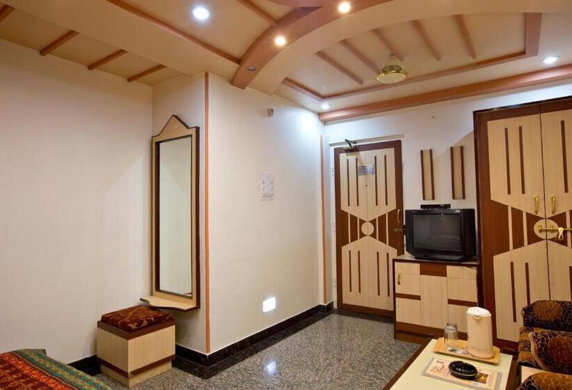 スーペリアールーム, Kalyan