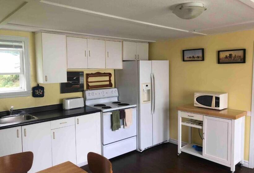 家庭套房, Lakelawn B&b Motel