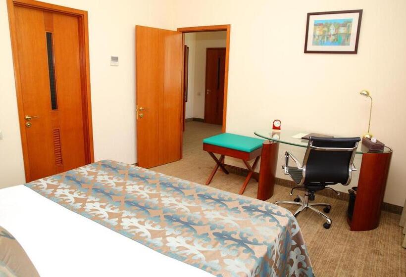 سوییت سوپریور, Park Hotel Bishkek