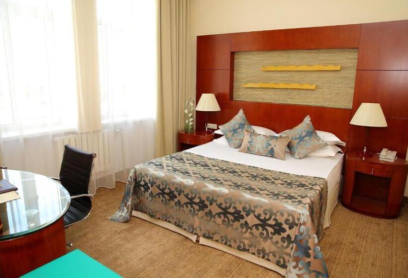 سوییت سوپریور, Park Hotel Bishkek