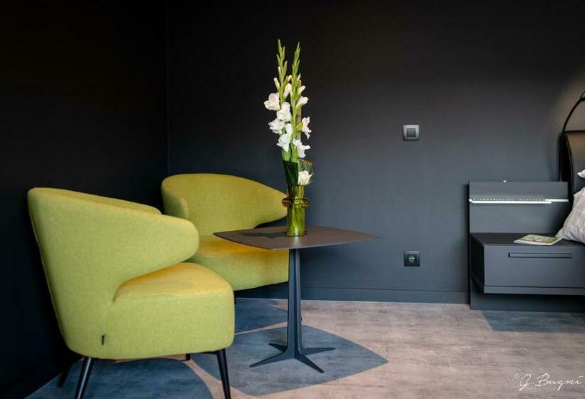 Номер Deluxe, Boutique Hôtel, La Cour De La Reine, Rooftop & Bistronomique Restaurant