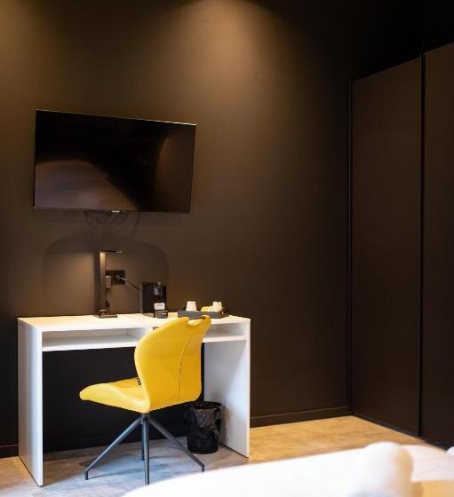 Номер Deluxe, Boutique Hôtel, La Cour De La Reine, Rooftop & Bistronomique Restaurant
