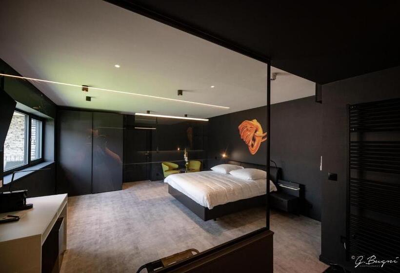Люкс Повышенной Комфортности, Boutique Hôtel, La Cour De La Reine, Rooftop & Bistronomique Restaurant
