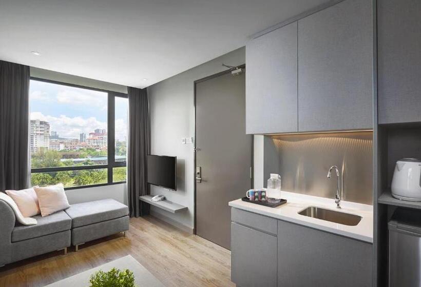استودیوی استاندارد, Komune Living & Wellness In The Park
