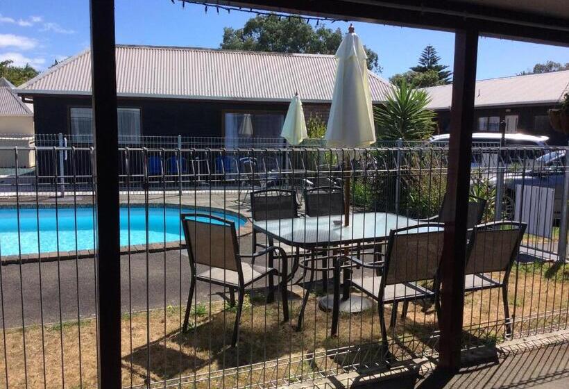 침실 2개 아파트, Asure Kapiti Court Motel
