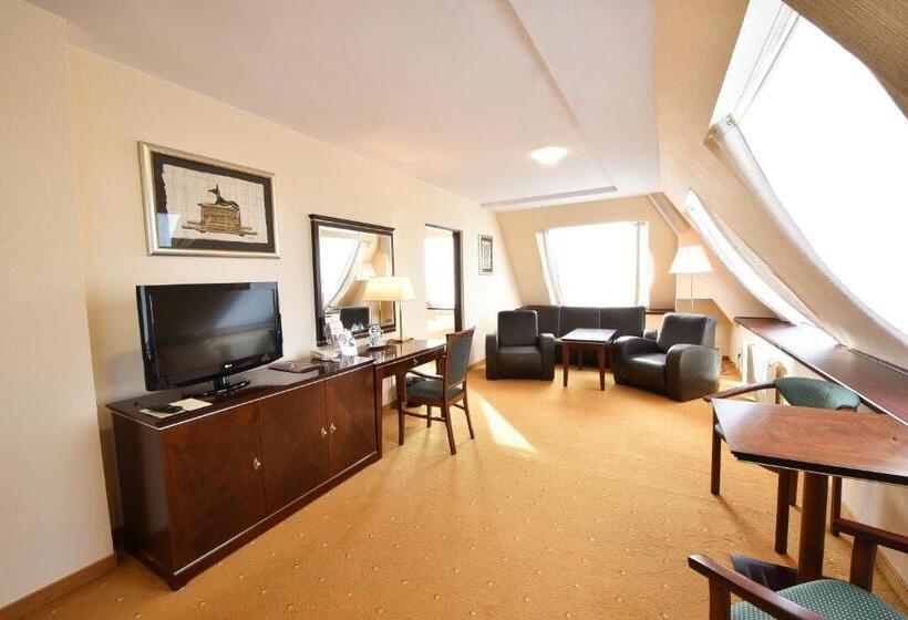 Полулюкс, Piramida Park Hotel & Wellness