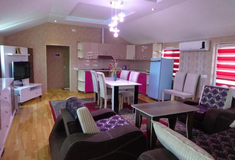 3 Bedroom Suite, Tubram S Ailəvi Qonaq Evi