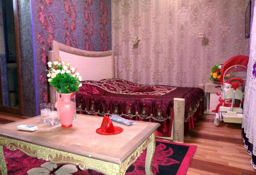 اتاق خانوادگی, Tubram S Ailəvi Qonaq Evi