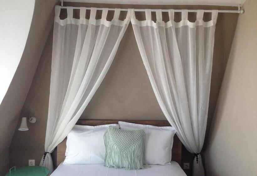 Трехместный Номер Deluxe Вид на Море, Boutique Villa Amalia