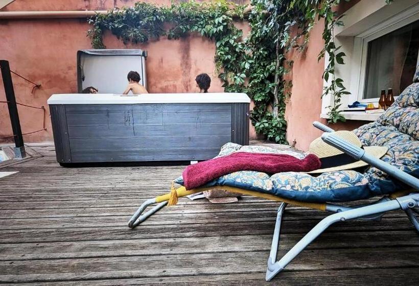 Студио Стандарт Вид на Сад, Chambre Condamine Spa