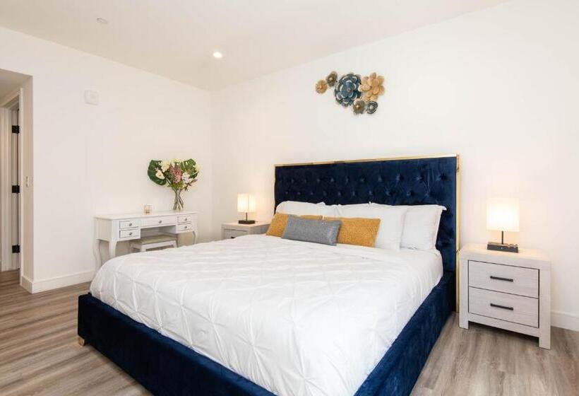 Апартаменты 3 Спальни, Regency Modern Apartments