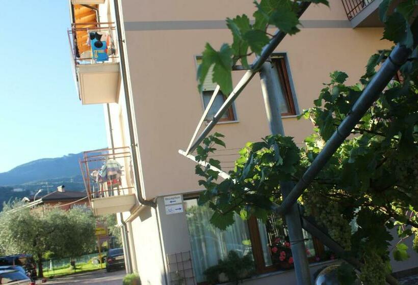 Quarto Estandar com Sacada, Villa Marina