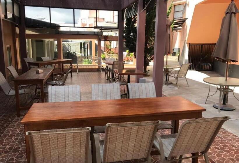 Номер Стандарт Индивидуальный Совместная Ванная, Revayah Hotels