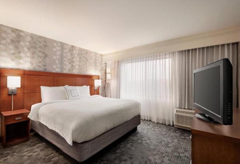 Люкс Кровать Кинг, Courtyard By Marriott Potomac Mills Woodbridge