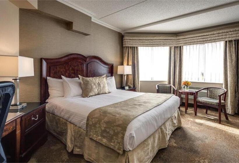 Люкс с гидромассажем, Monte Carlo Inn & Suites Downtown Markham