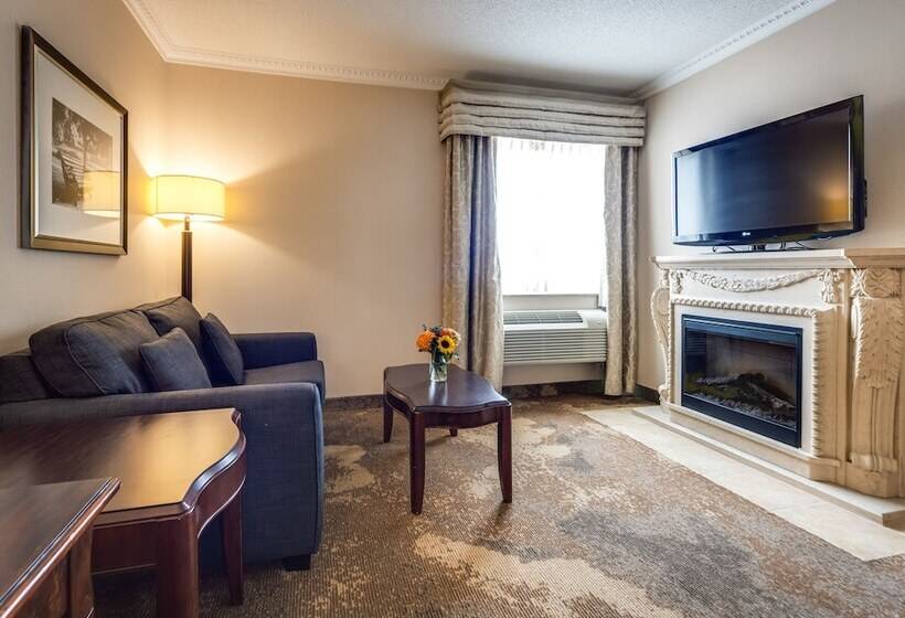 Люкс, Monte Carlo Inn & Suites Downtown Markham