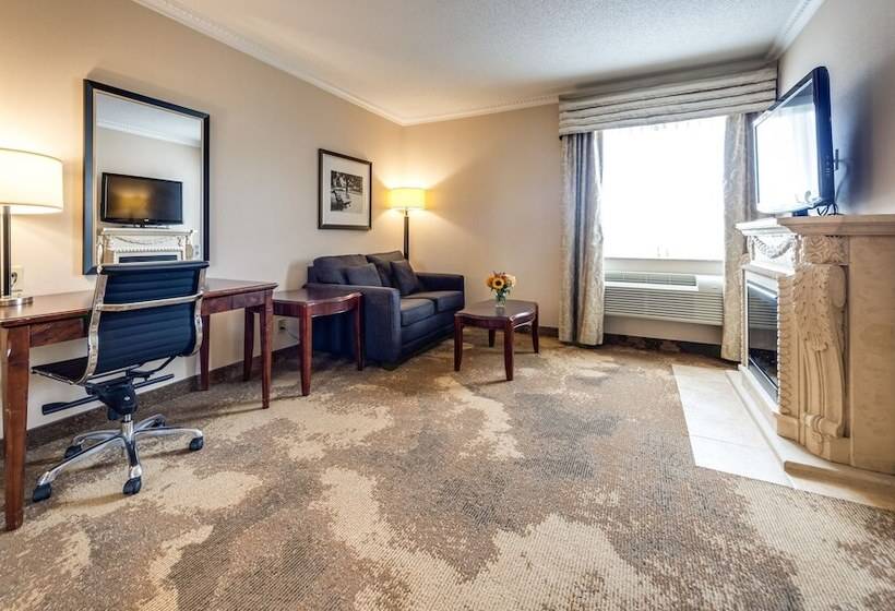 Люкс, Monte Carlo Inn & Suites Downtown Markham