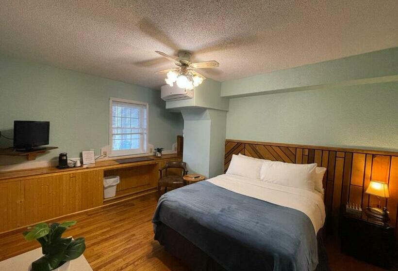 Номер Стандарт, Skyline Village Inn
